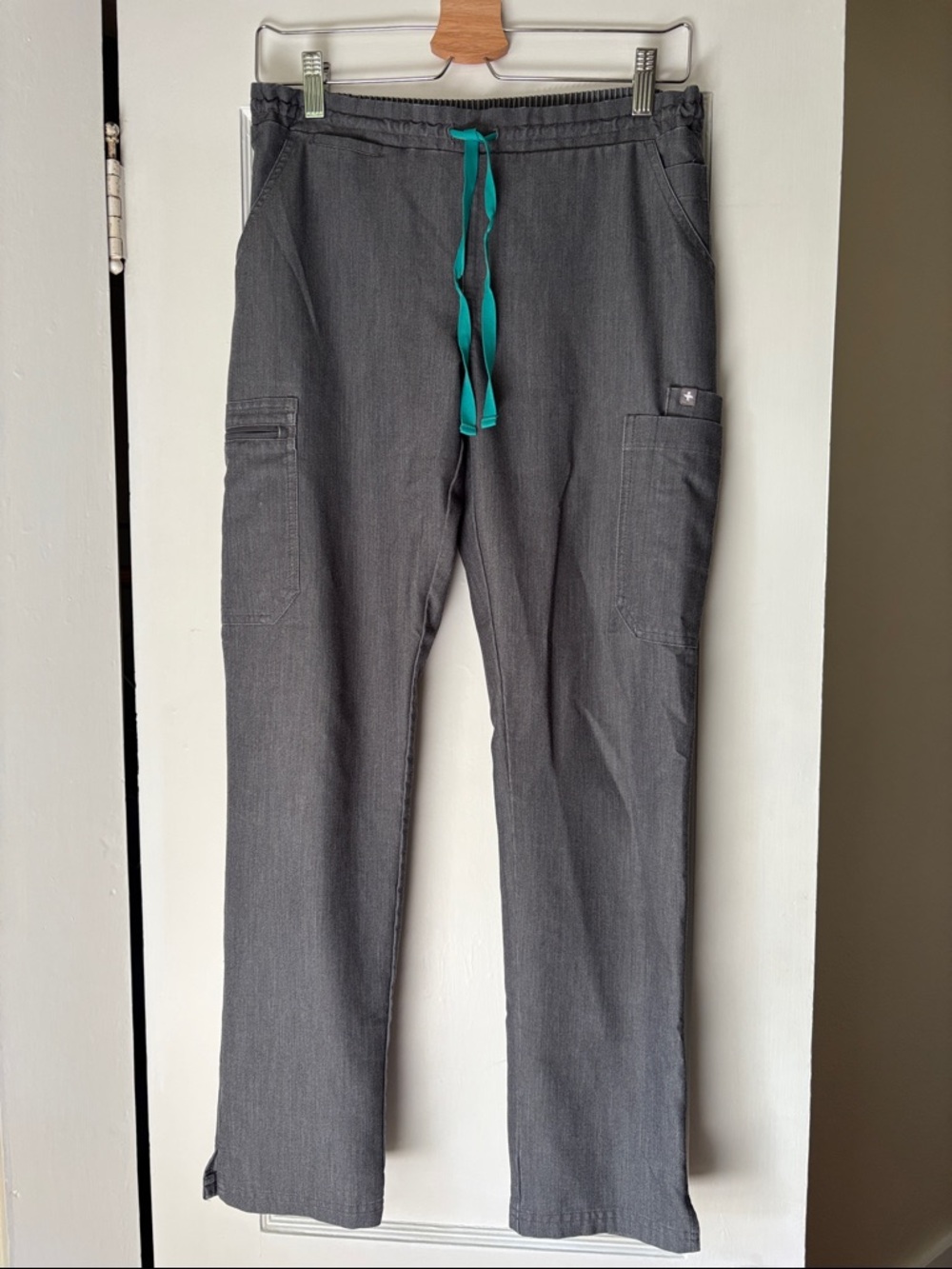 Figs Women's Charcoal Scrub Pants (S regular) with Teal Drawstring; Top (S)
